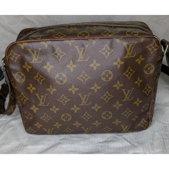 Louis Vuitton Nile Monogram Crossbody Bag M45244 Vintage Authentic w/ COA - Picture 3 of 16